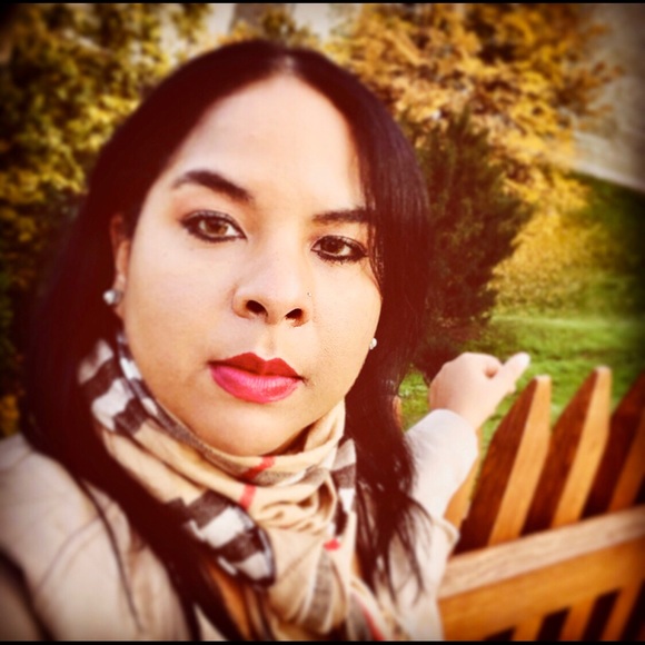 Meet your Posher, Joselyn - Picture 1 of 1